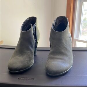 Ecco bottle green Ankle Boots Sleek Comfortable Design